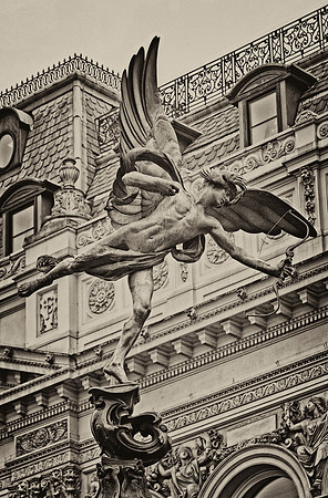 Greek God Anteros Fountain at Picadilly Circus
