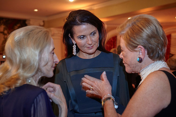 Gala DinnerNovember 18, at 6:30 pmProgram: The Václav Havel Library Foundation and the American Friends of the CzechRepublic have organized a very special Gala Dinner Gala Dinner commemorating thehist