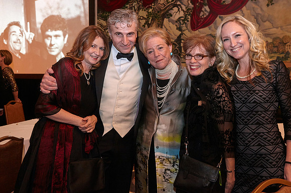 Gala DinnerNovember 18, at 6:30 pmProgram: The Václav Havel Library Foundation and the American Friends of the CzechRepublic have organized a very special Gala Dinner Gala Dinner commemorating thehist