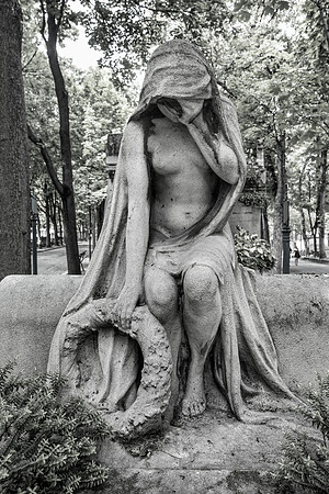 Cimitiere de Montmartre Grieving Statue