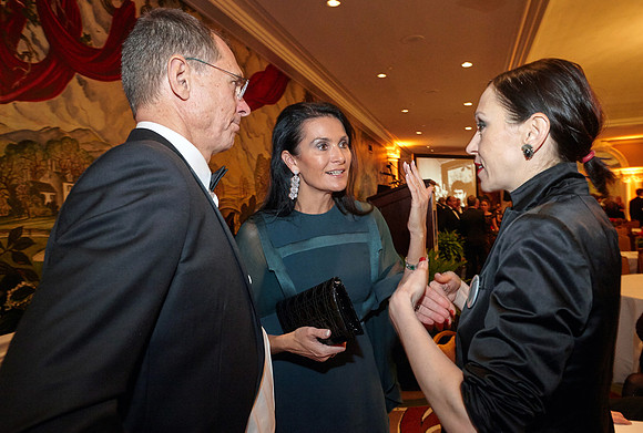 Gala DinnerNovember 18, at 6:30 pmProgram: The Václav Havel Library Foundation and the American Friends of the CzechRepublic have organized a very special Gala Dinner Gala Dinner commemorating thehist